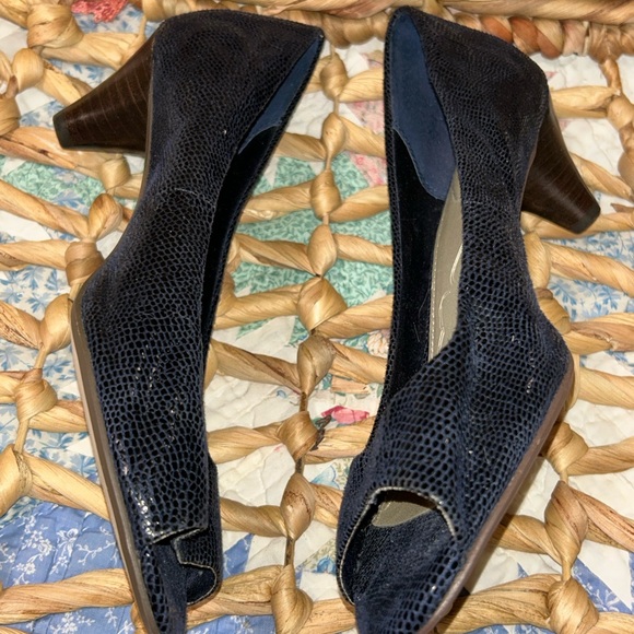 Giani Bernini Navy Blue Textured Peep Toe Flats 9.5 M - Picture 4 of 10